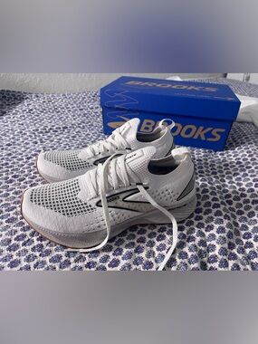 Brooks White Levitate Running Shoes with Gray Accents